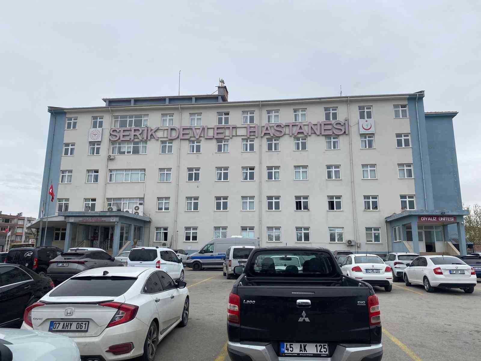 Serik’te hasta yakınları doktor ve hemşireye saldırdı
