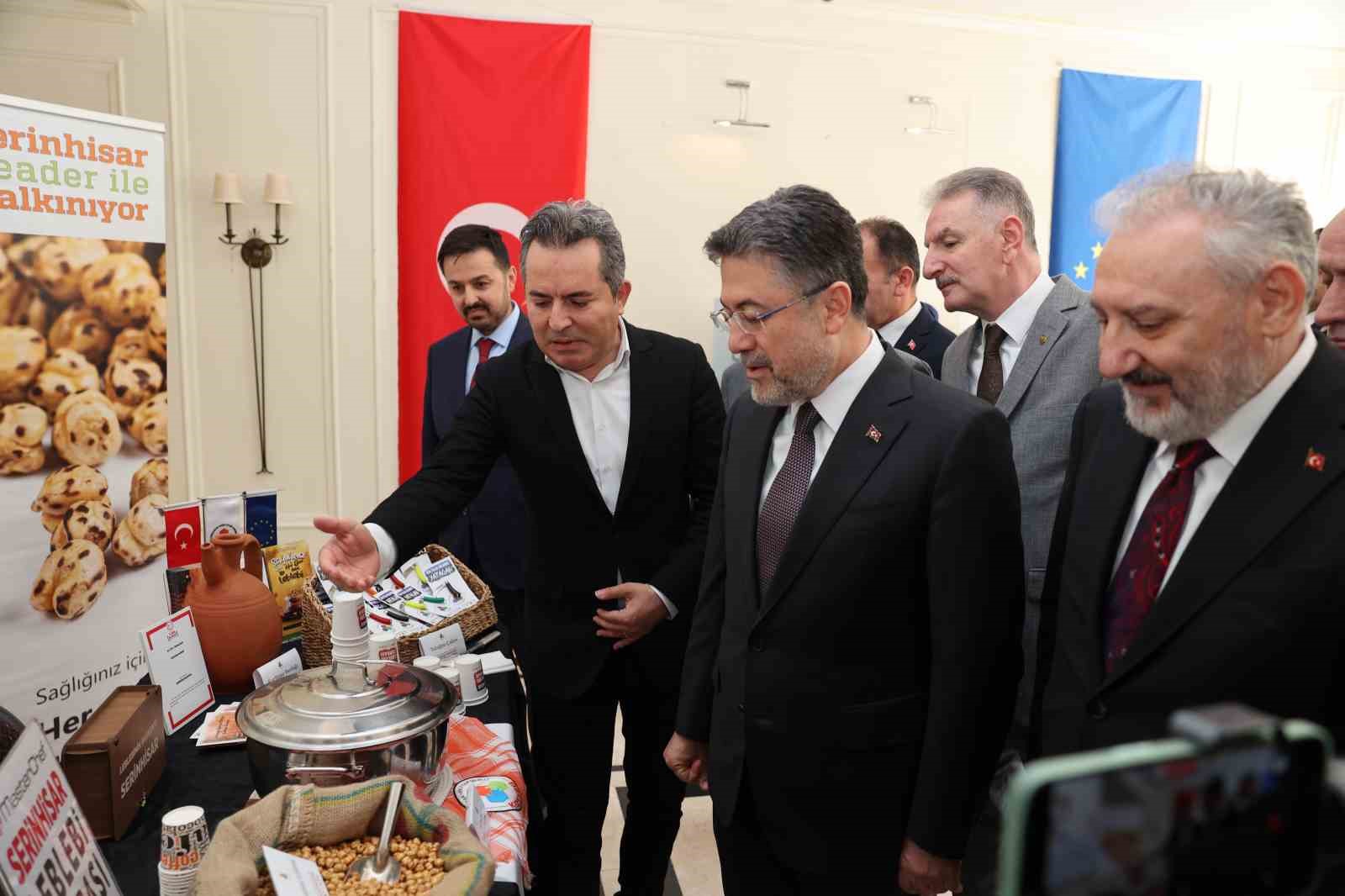 Serinhisar’a özgü yöresel ürünler Leader zirvesinde beğeniye sunuldu
