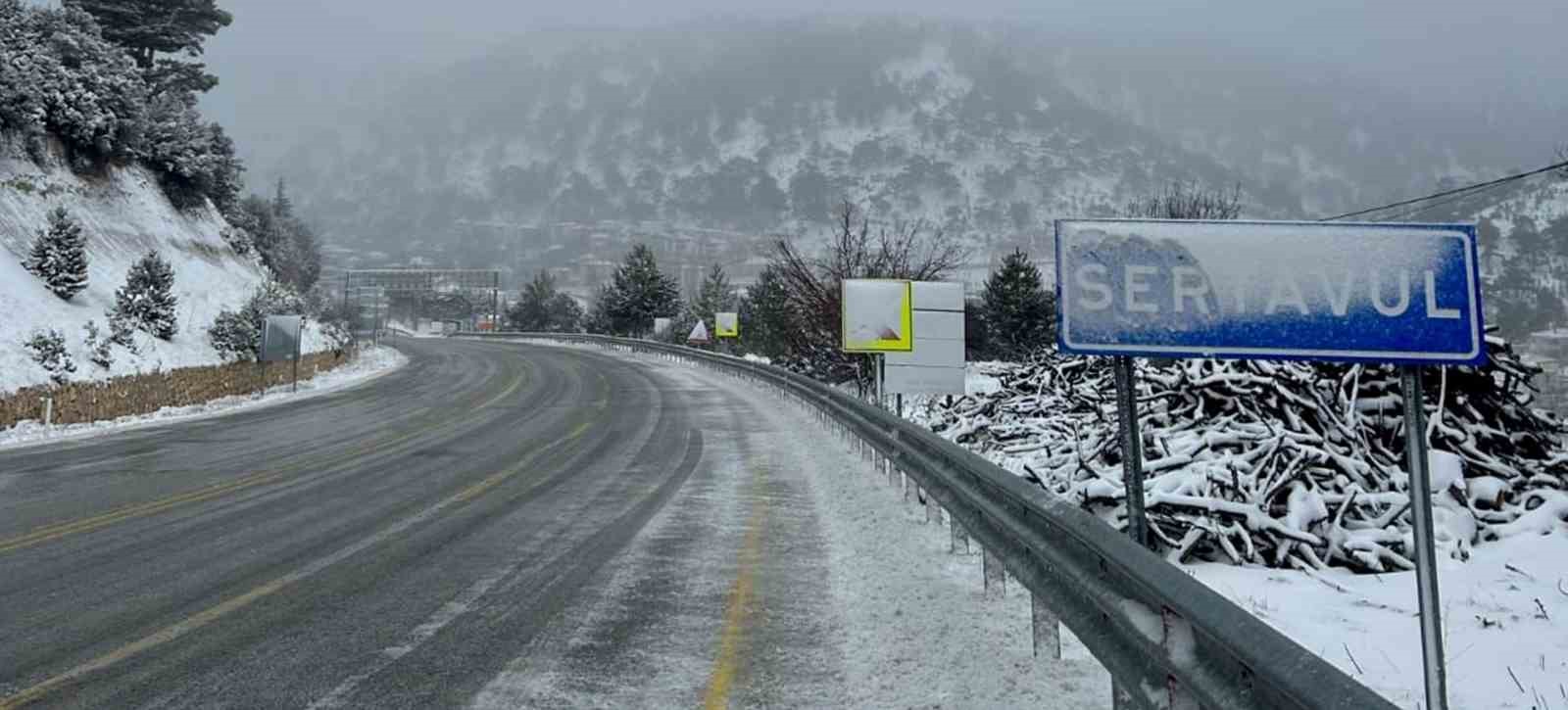 Sertavul Geçidi’nde ulaşım kontrollü sağlanıyor
