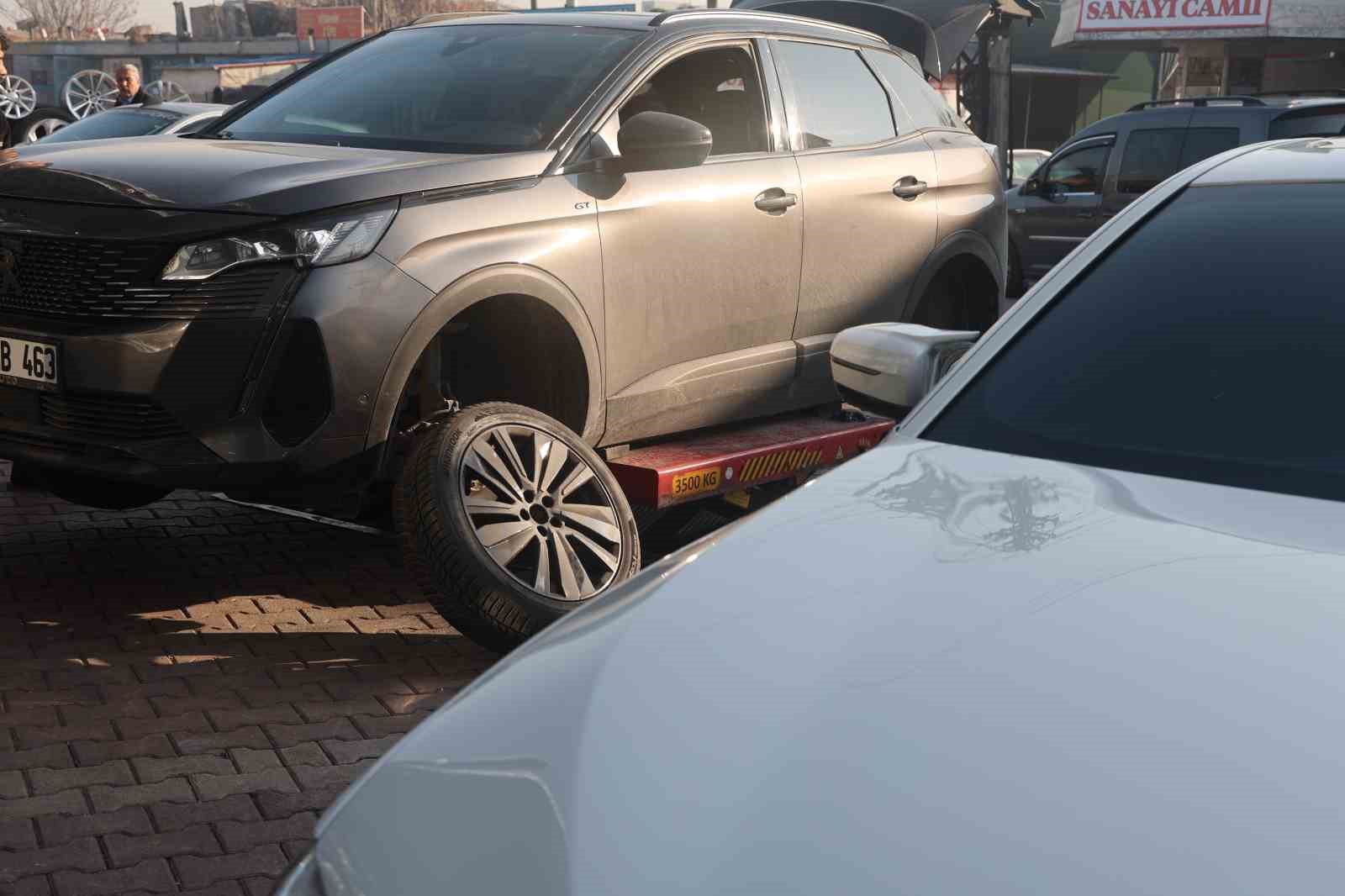 "Sertleşen lastik yol tutmaz" uyarısını dikkate alın
"Sertleşen lastik yol tutmaz" uyarısını dikkate alın