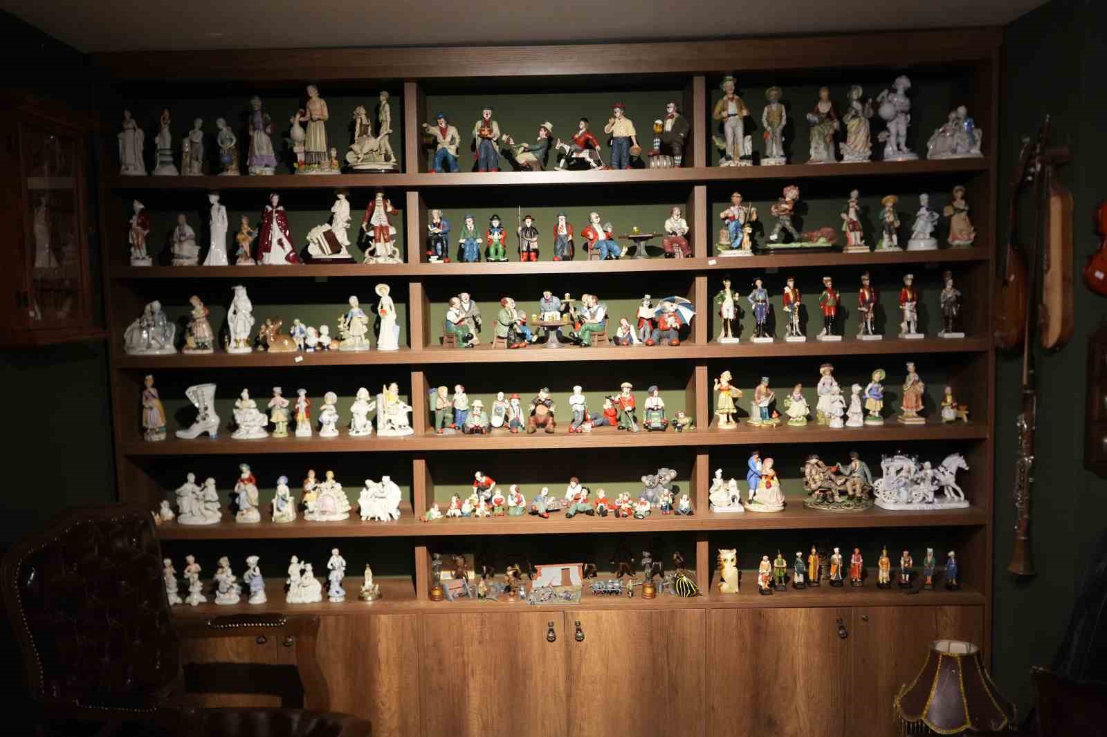 Servet değerindeki çakmaklar görenlerin ilgisini çekiyor
