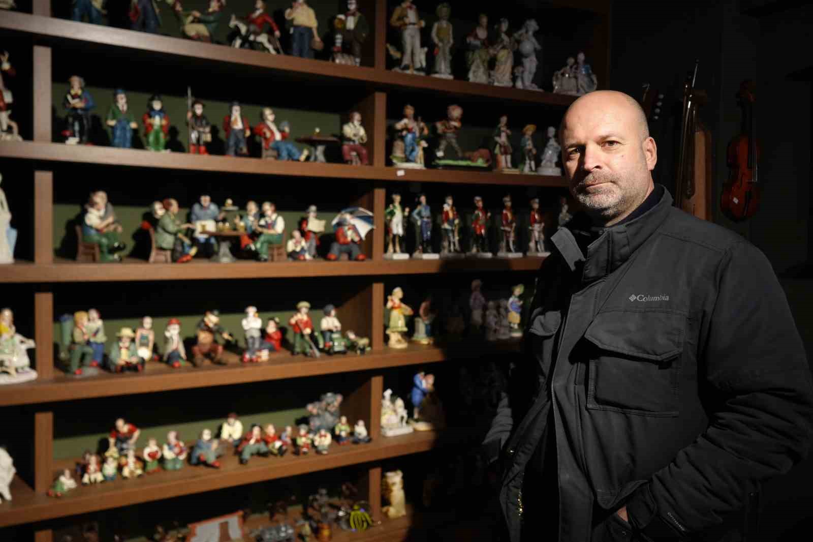 Servet değerindeki çakmaklar görenlerin ilgisini çekiyor
