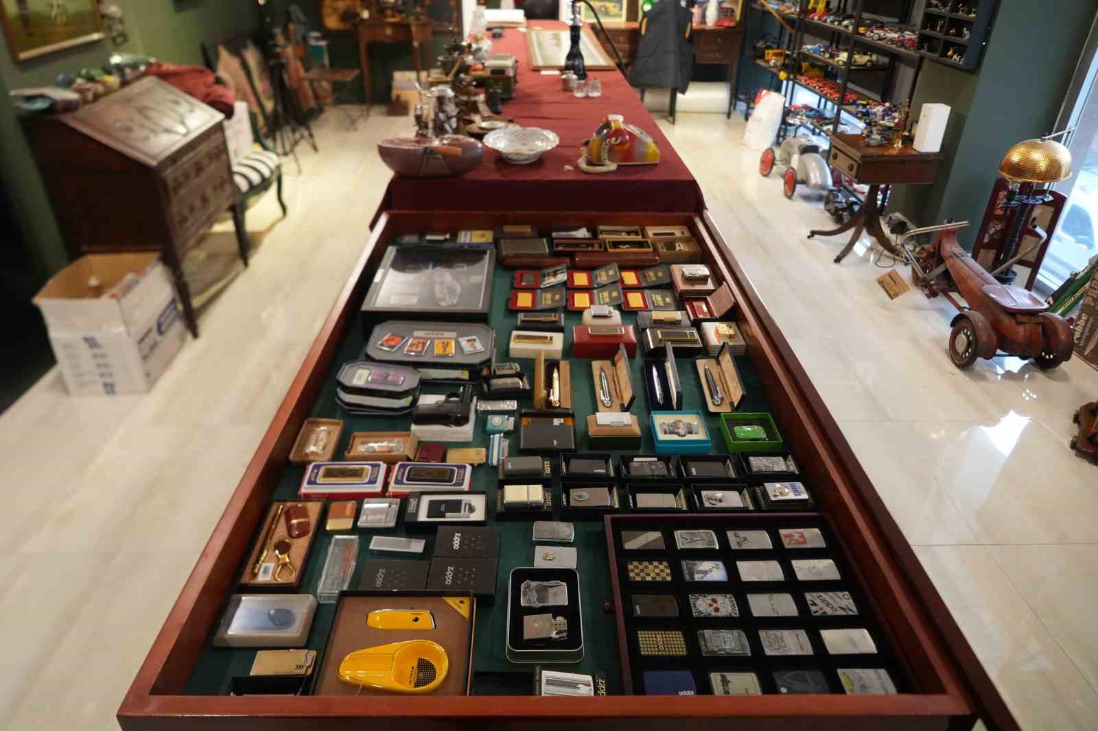 Servet değerindeki çakmaklar görenlerin ilgisini çekiyor
