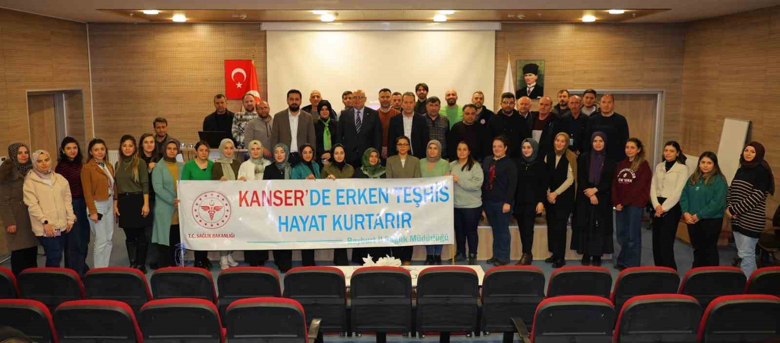 Serviks kanserinde erken tanının önemi anlatıldı
