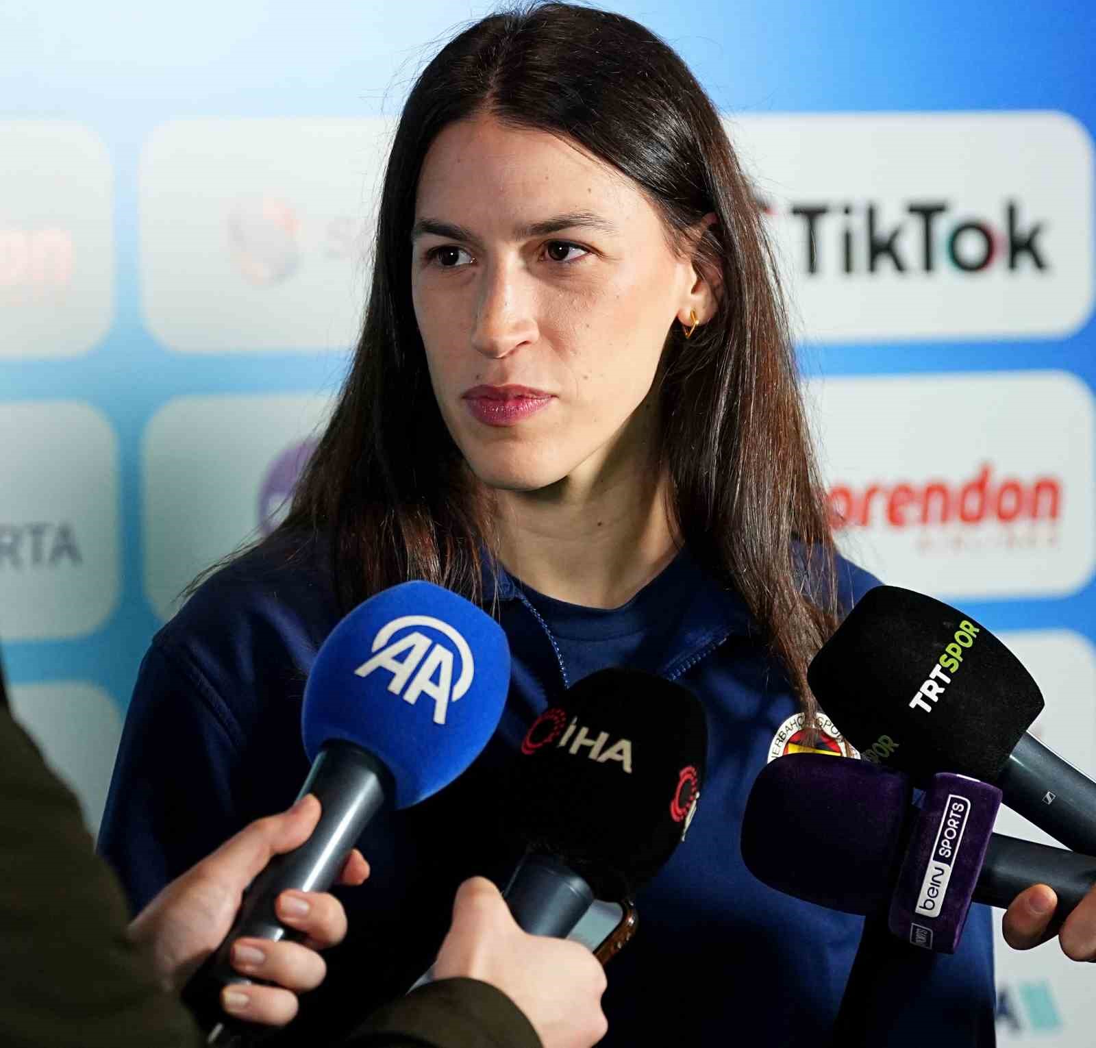 Sevgi Uzun: "Umarım geçen seneyi telafi edip, bu yıl Avrupa’yı şampiyonlukla bitireceğiz"
