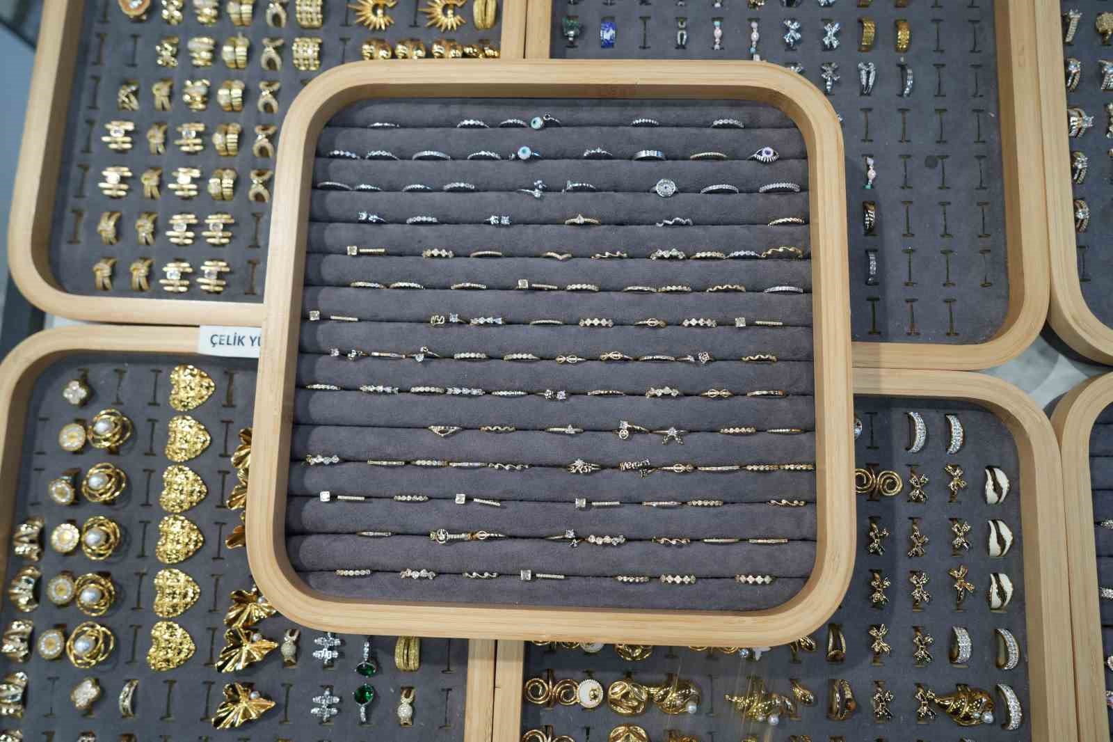 Sevgililer Günü esnafa yaradı: Satışlar 2 katına çıktı
