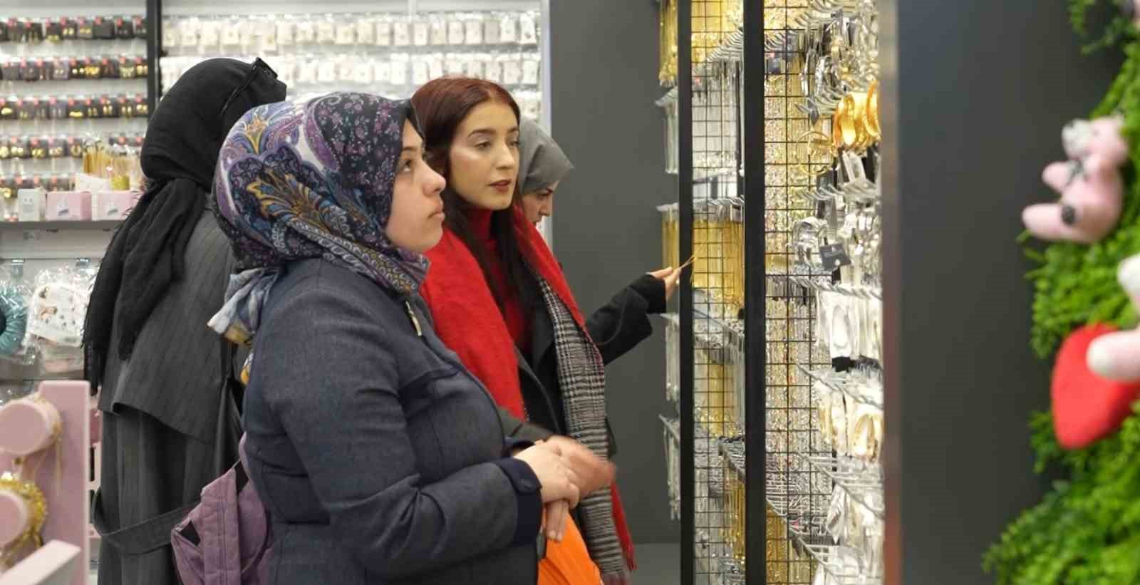 Sevgililer Günü esnafa yaradı: Satışlar 2 katına çıktı
