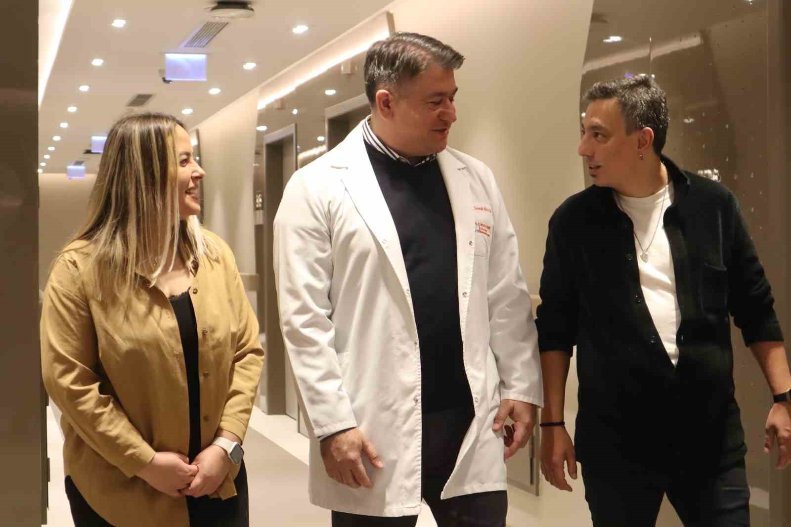 Sevgililer Günü’nde hayat veren bağ: Bağışladığı karaciğeriyle sevdiğine umut oldu
