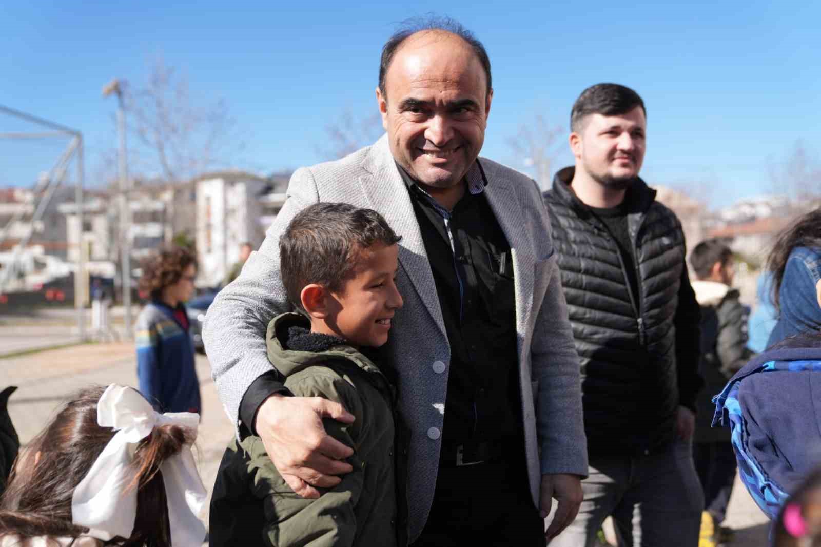 Seydikemer’de Başkan Akdenizli, çocukların hayalini gerçekleştirdi
