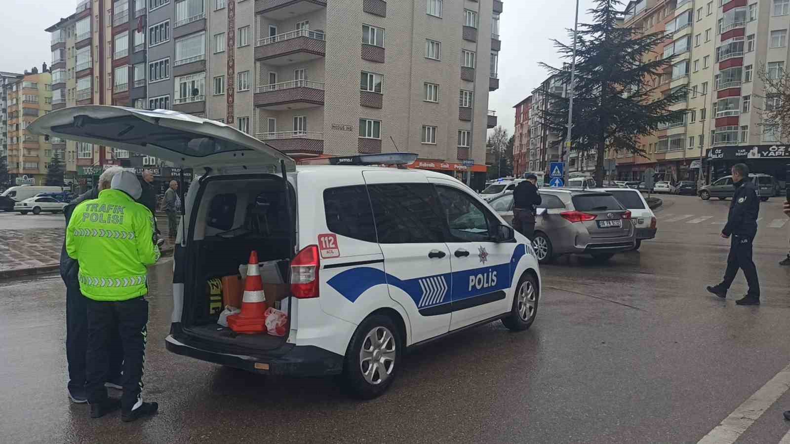 Seydişehir’de iki otomobil kavşakta çarpıştı: 1 yaralı
