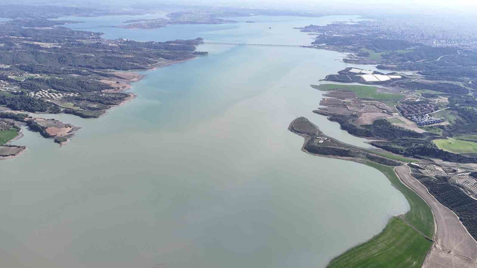 Seyhan Baraj Gölü’ndeki kuraklık ve sonrası dron ile görüntülendi
