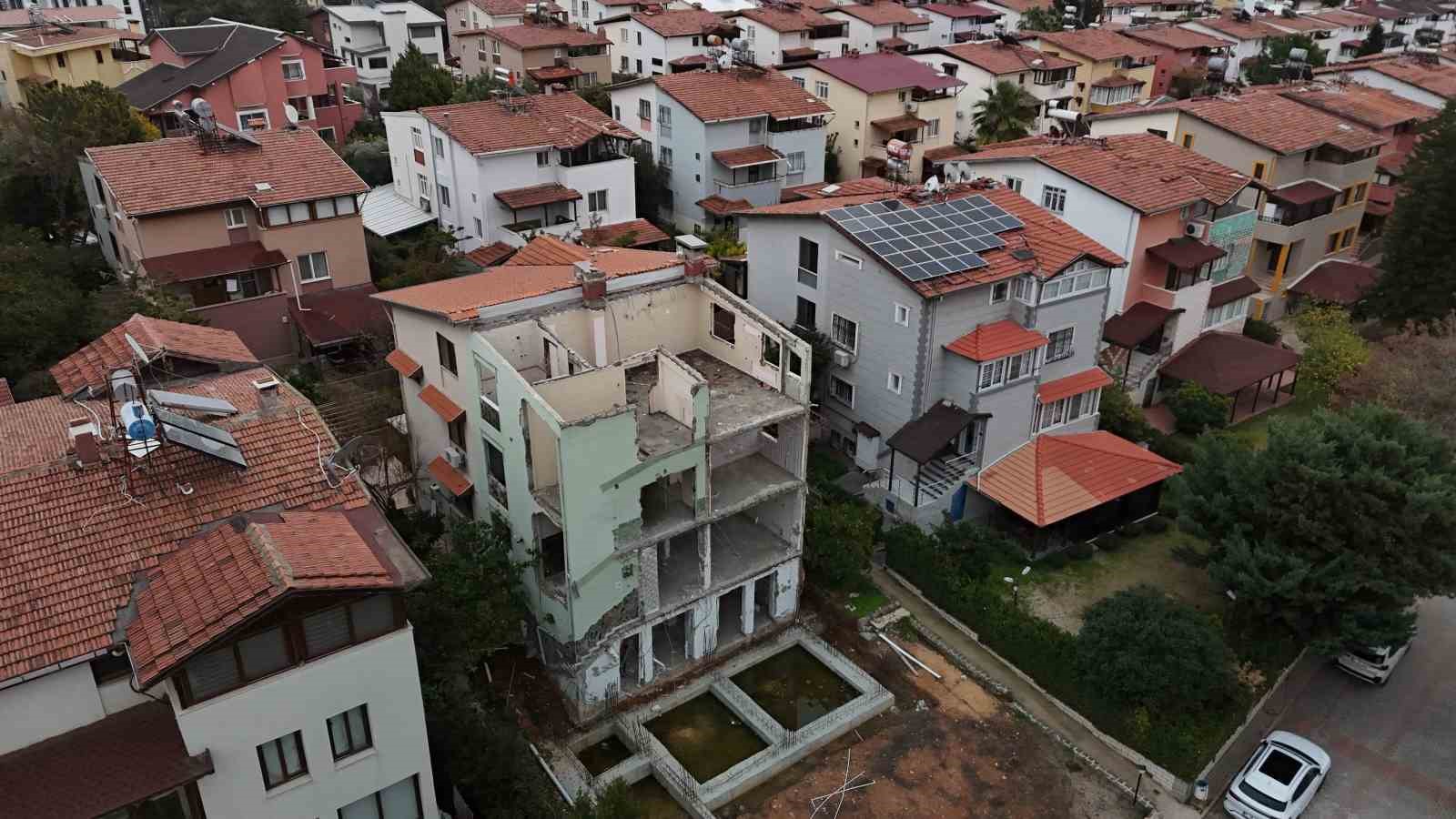 Seyhan Belediye Başkan Yardımcısı hakkında kaçak inşaat ve izinsiz tadilat başlattı iddiası
