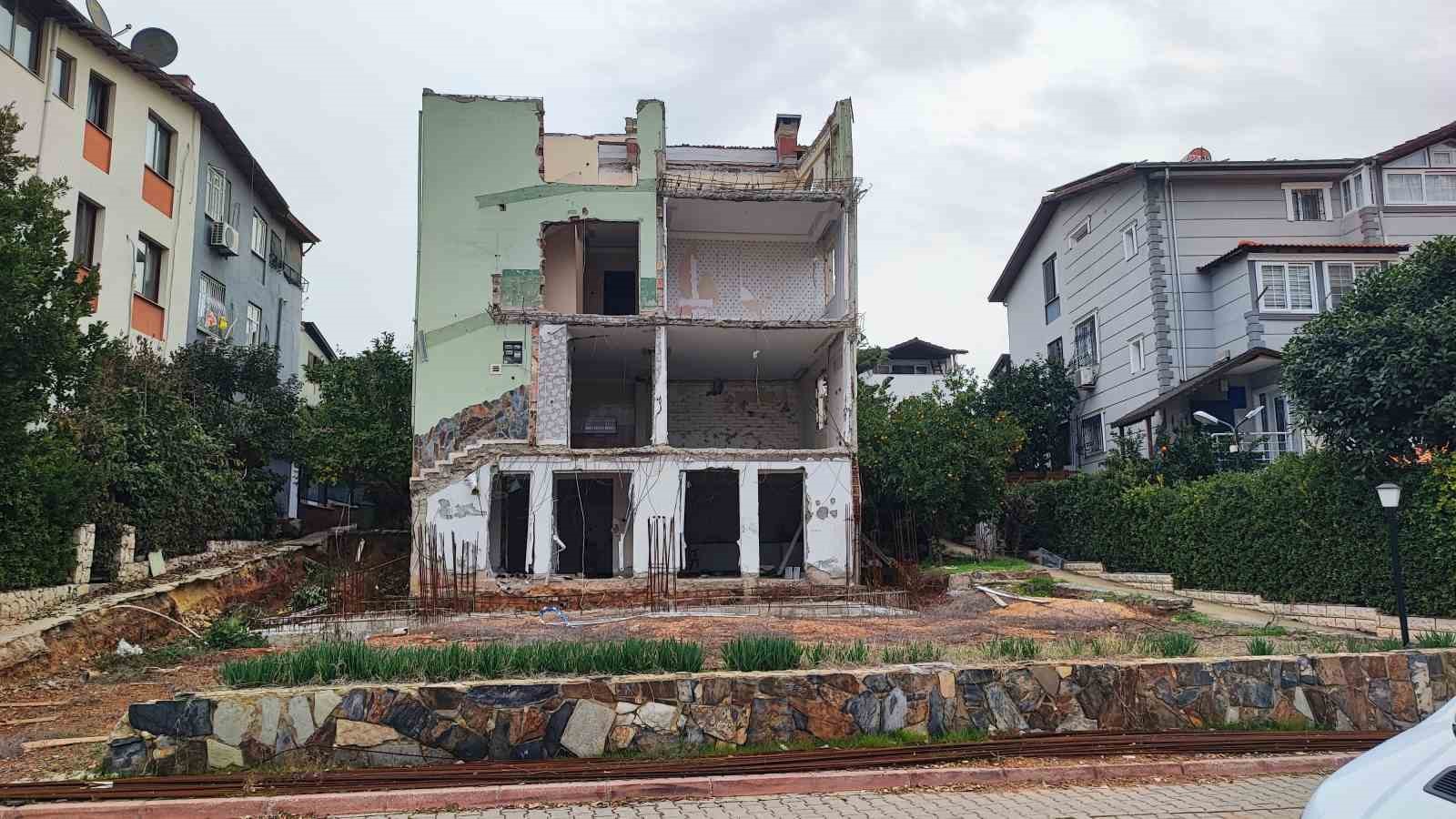Seyhan Belediye Başkan Yardımcısı hakkında kaçak inşaat ve izinsiz tadilat başlattı iddiası
