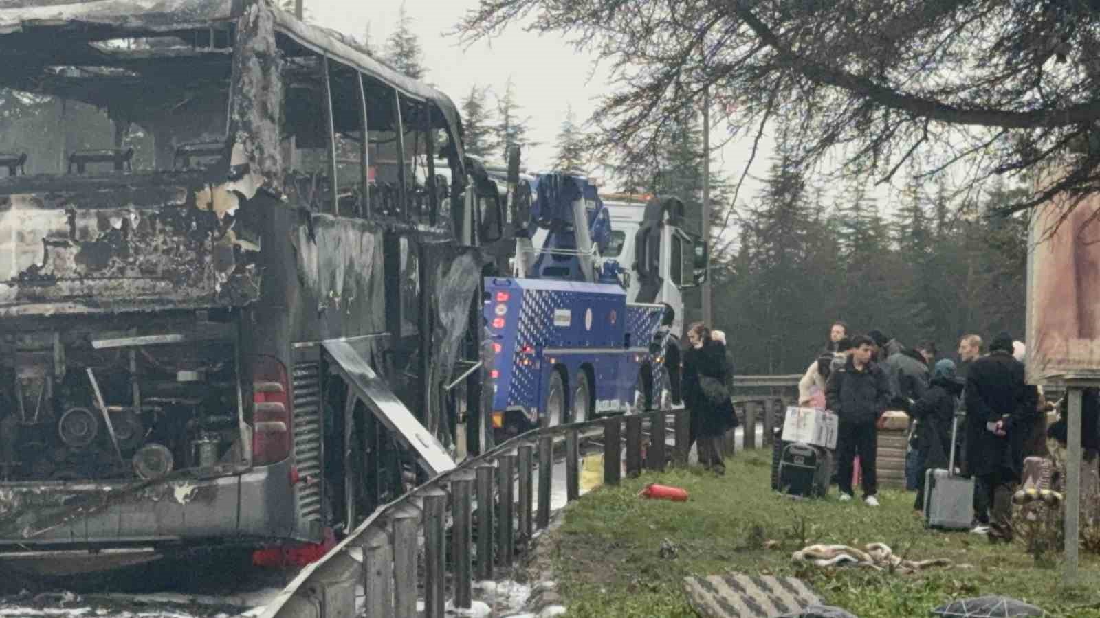 Seyir halindeki yolcu otobüsünde yangın: Facia son anda önlendi

