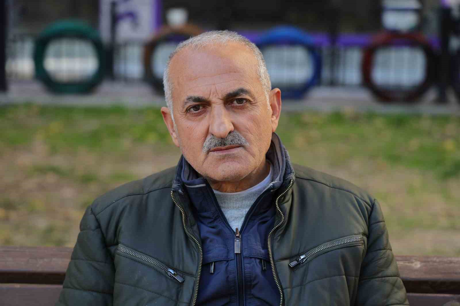 Seyyar satıcının boşanma mücadelesi
