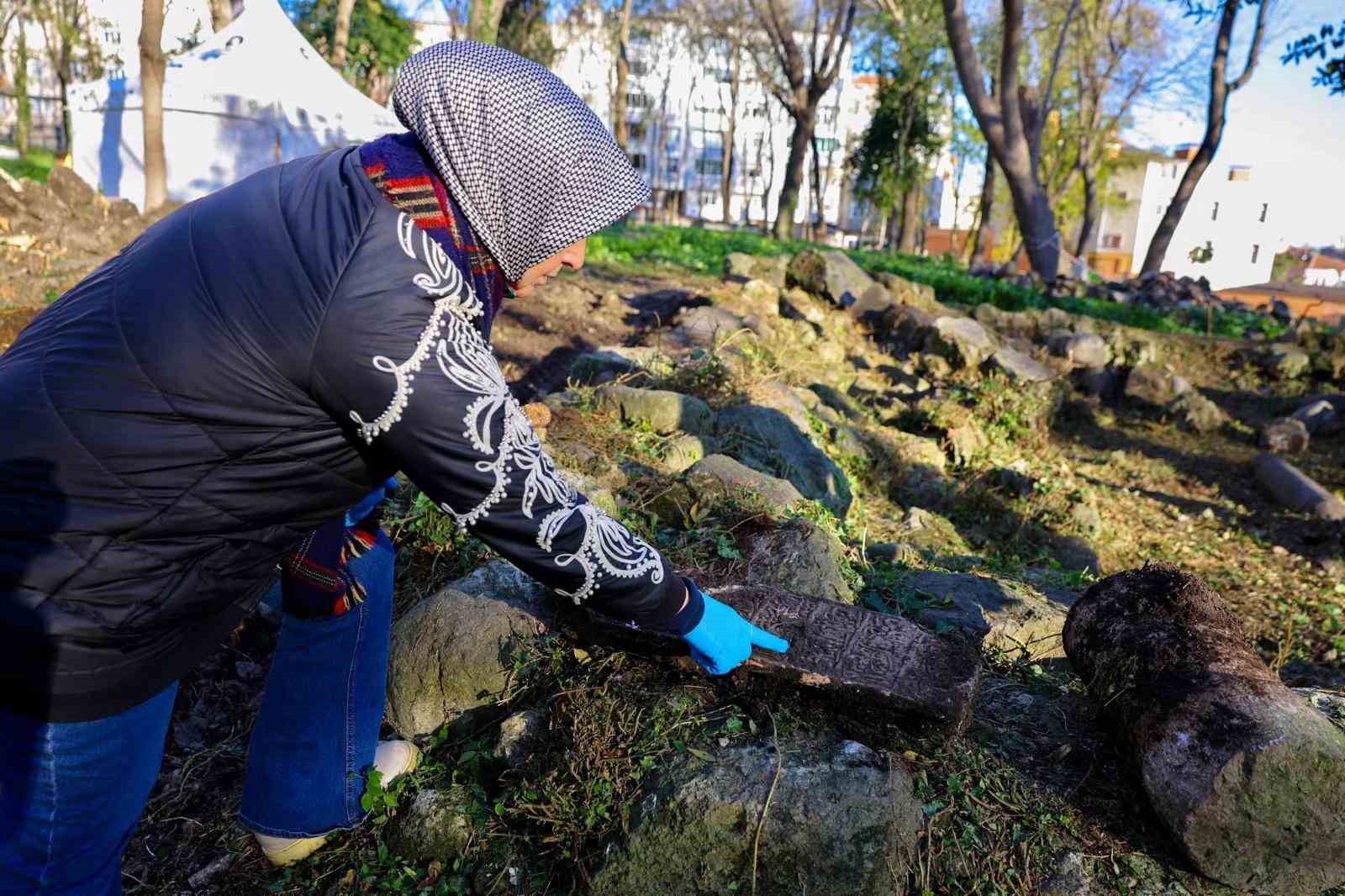 Seyyid Kutbiddin Mezarlığı’nda kurtarma kazısı ve çevre düzenleme çalışmaları

