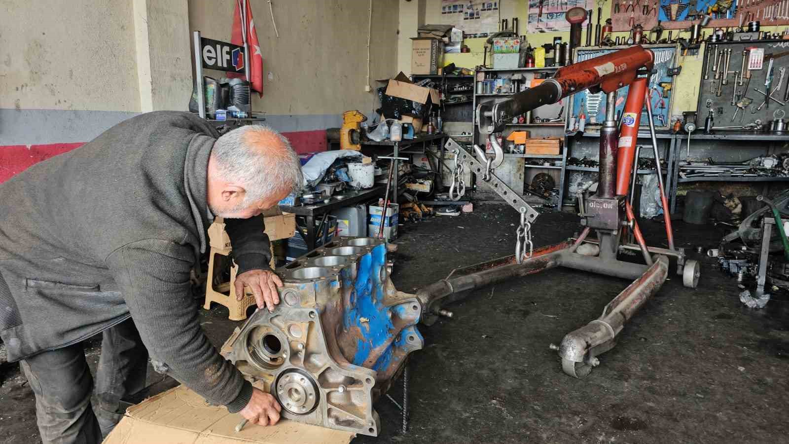 Sezon öncesi tamircilerde traktör yoğunluğu
