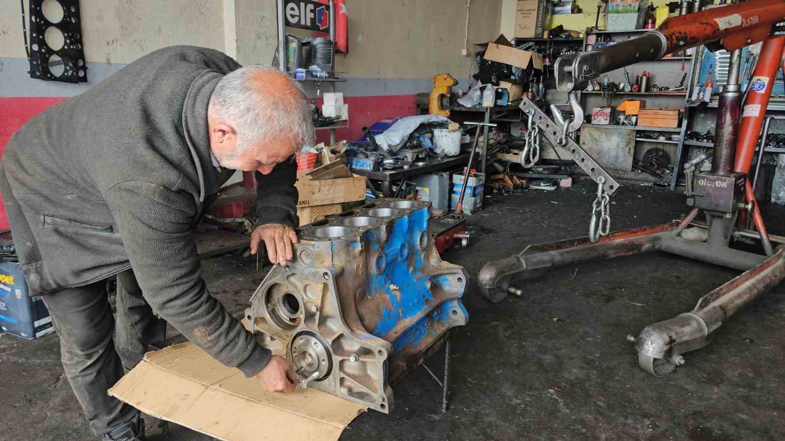 Sezon öncesi tamircilerde traktör yoğunluğu
