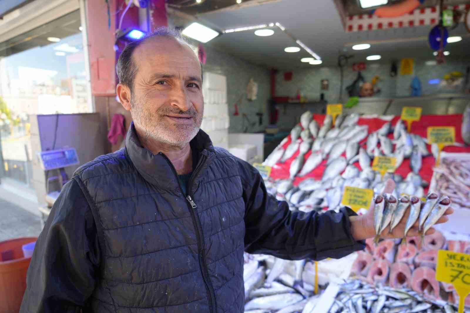 Sezonun sonuna gelinirken istavritin kilosu 70 TL’ye düştü
Sezonun sonuna gelinirken istavritin kilosu 70 TL’ye düştü