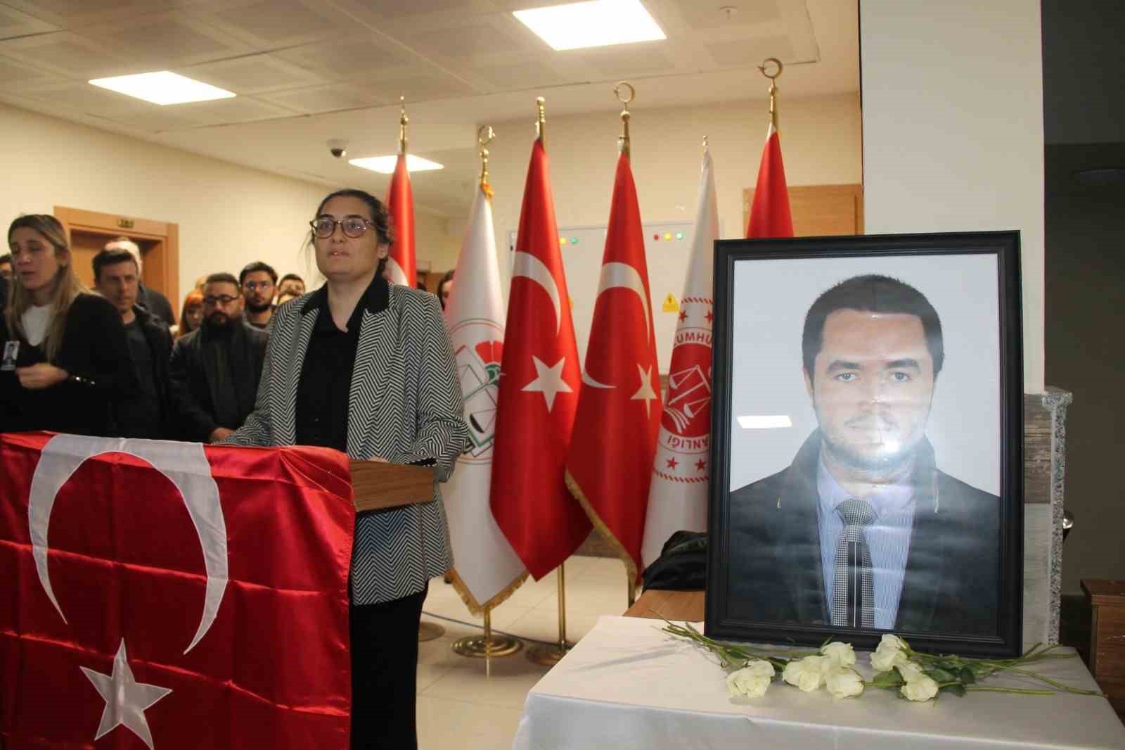 SGK İl Müdürlüğü avukatını öldüren zanlı tutuklandı
SGK İl Müdürlüğü avukatını öldüren zanlı tutuklandı