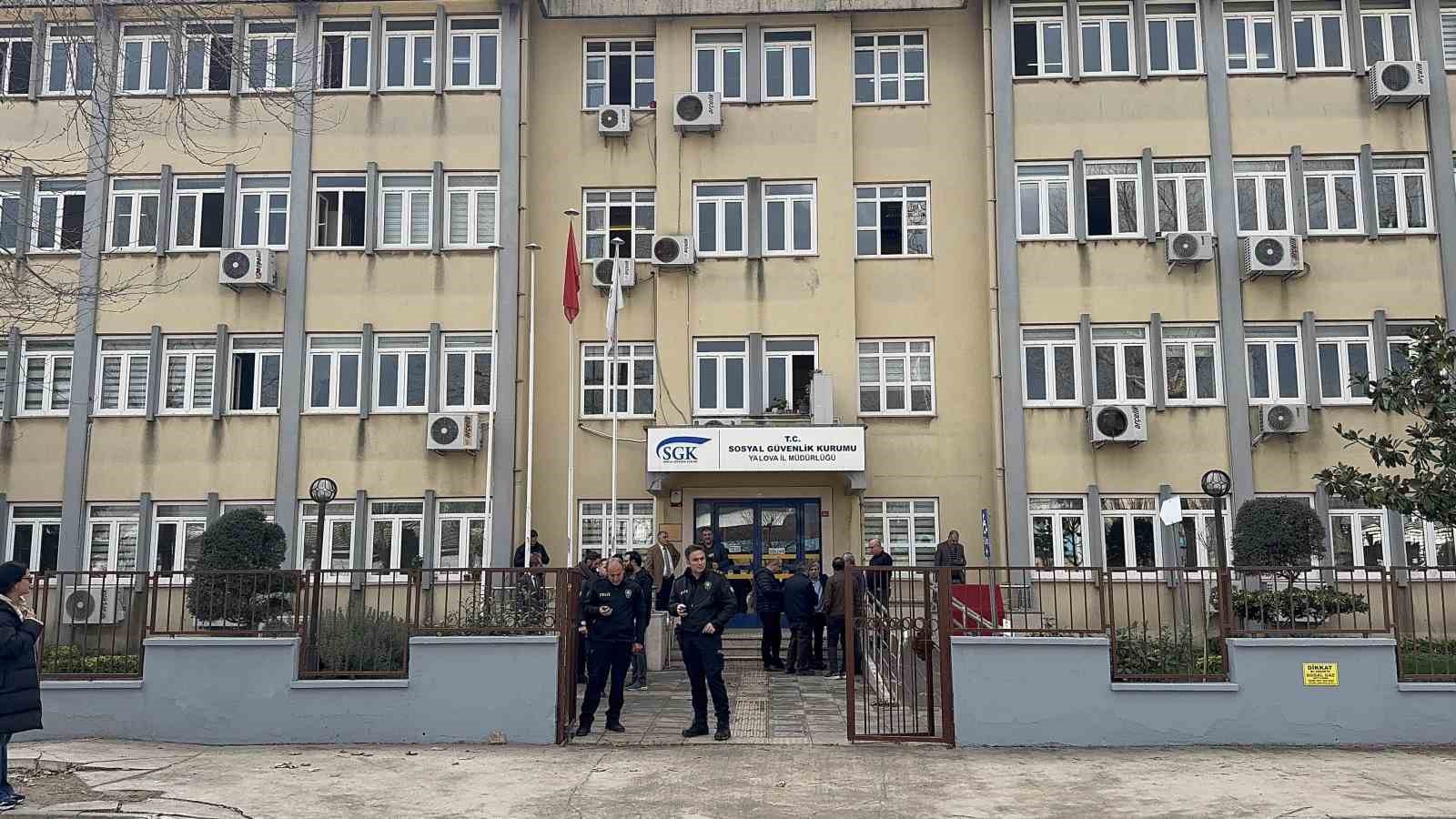 SGK İl Müdürlüğü avukatını öldüren zanlı tutuklandı
SGK İl Müdürlüğü avukatını öldüren zanlı tutuklandı