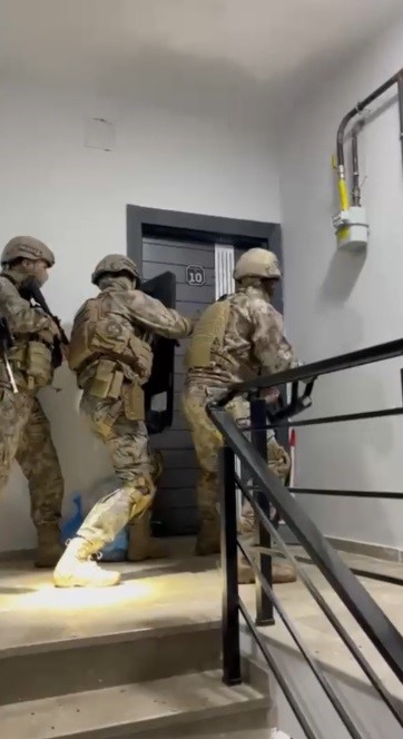 Siber polisten Sakarya merkezli 3 ilde milyonluk ’ikinci el’ operasyonu: 6 tutuklama
