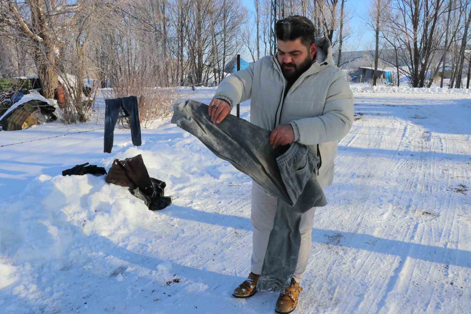 Sibirya soğukları Sivas’ı dondurdu, çamaşırlar kaskatı kesildi
