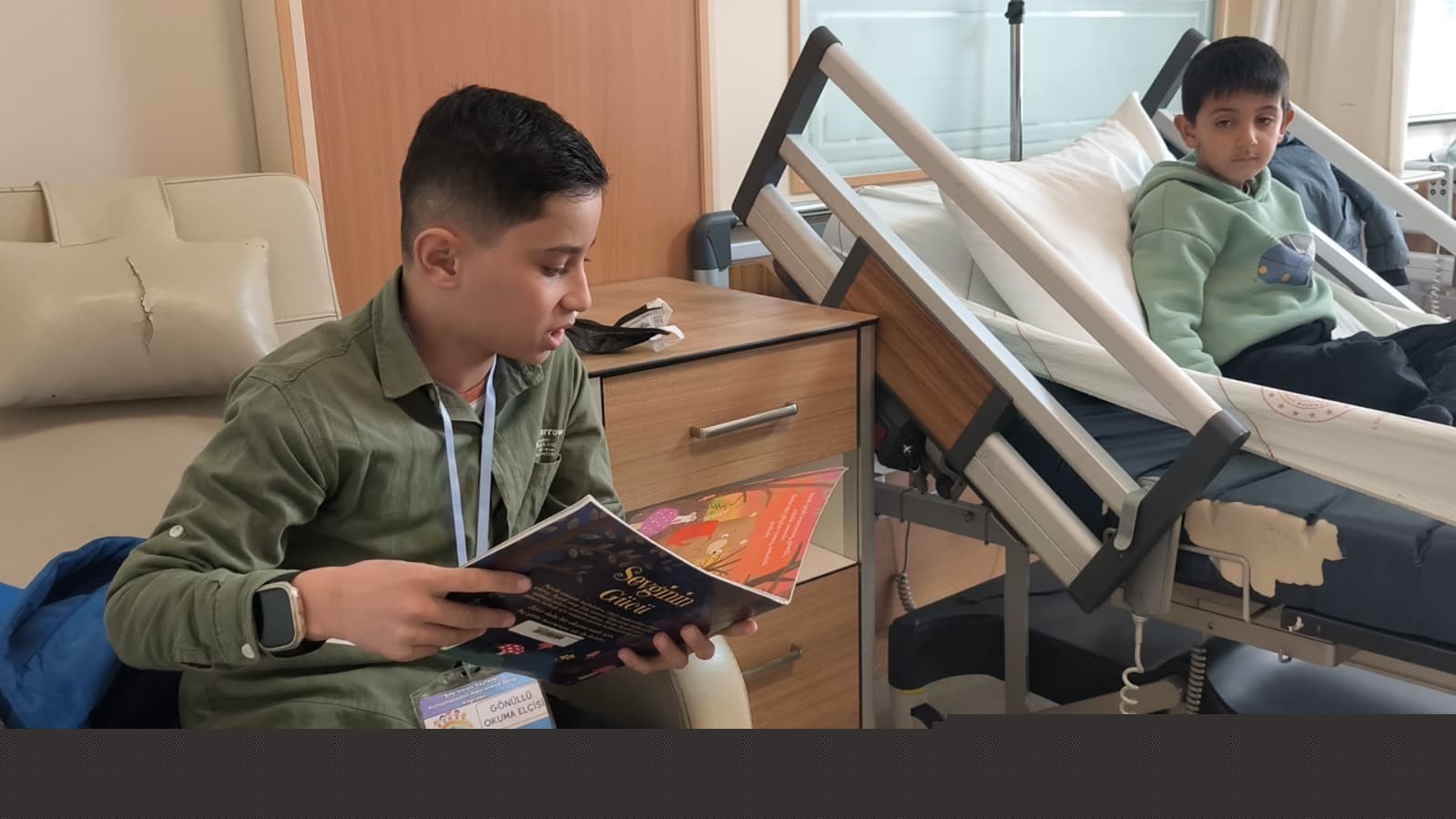 Şifa veren sayfalar: Kütüphaneden hastaneye sevgi köprüsü
