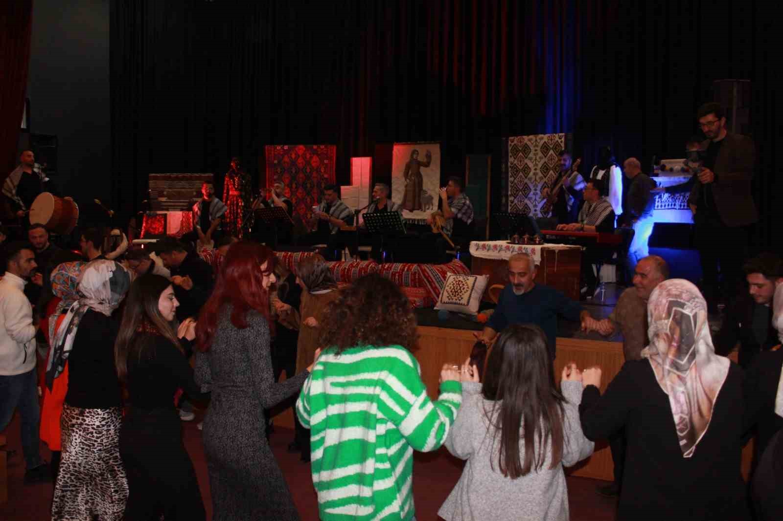 Siirt’e yeni atanan öğretmenlere sıra gecesi düzenlendi
