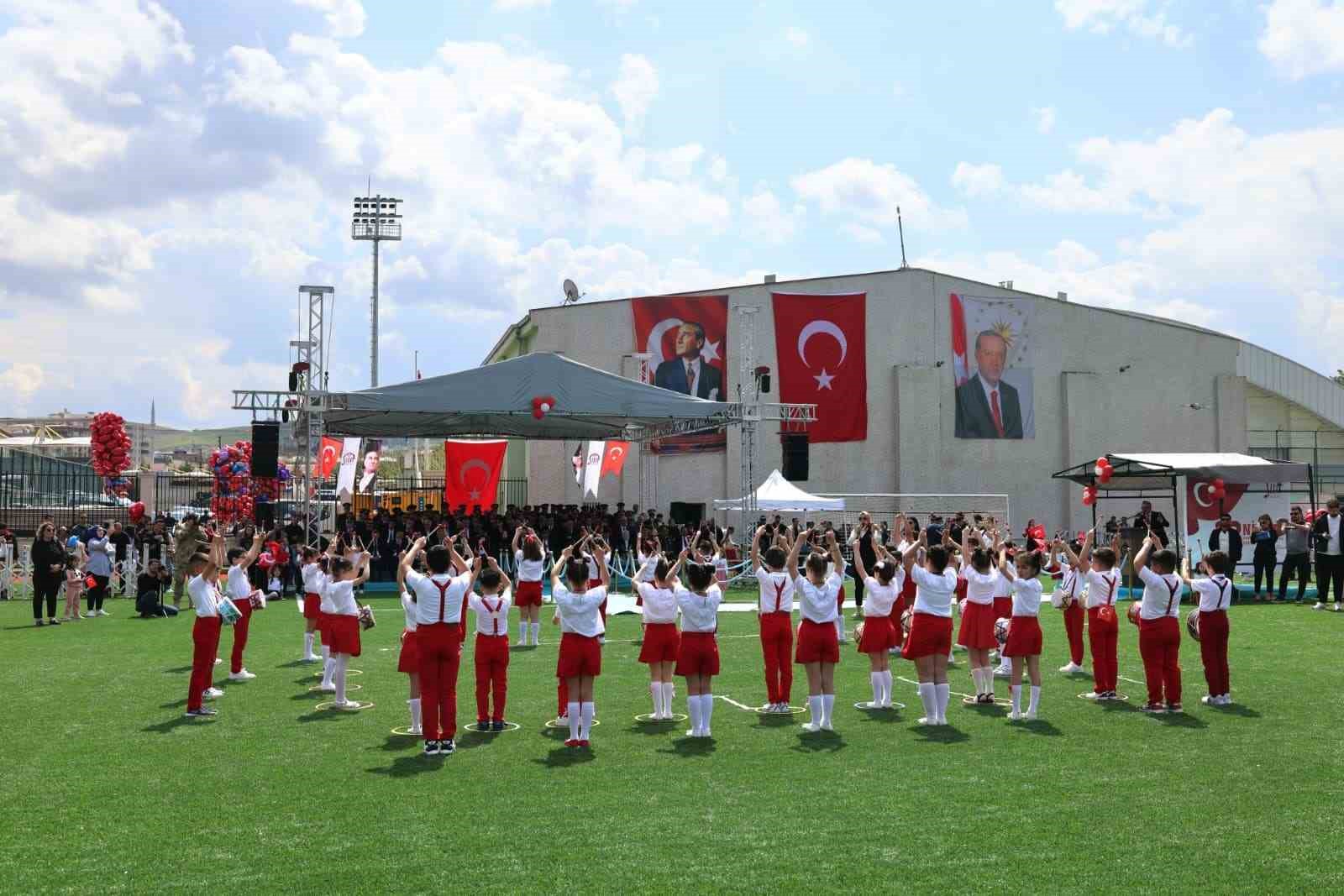 Siirt’te 23 Nisan coşkuyla kutlandı
