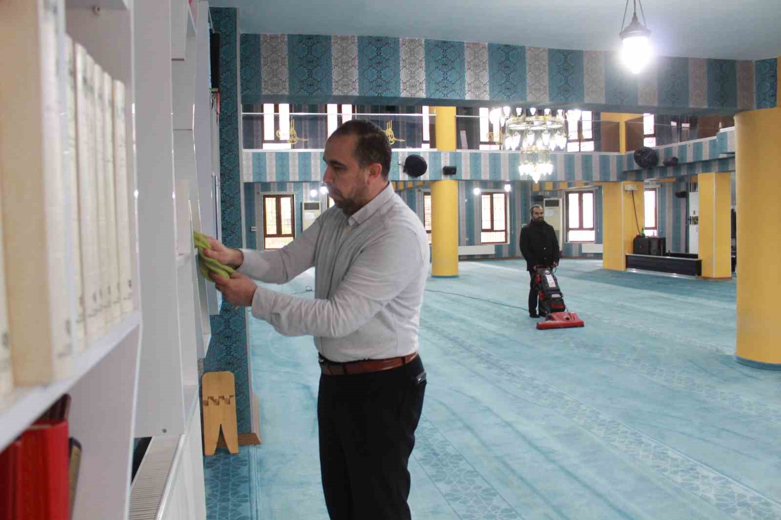 Siirt’te 642 cami Ramazan ayına gül suyuyla hazırlandı
