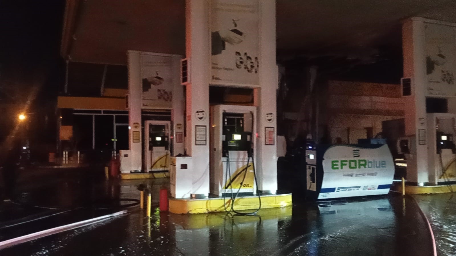 Siirt’te akaryakıt istasyonunda çıkan yangında faciadan dönüldü
