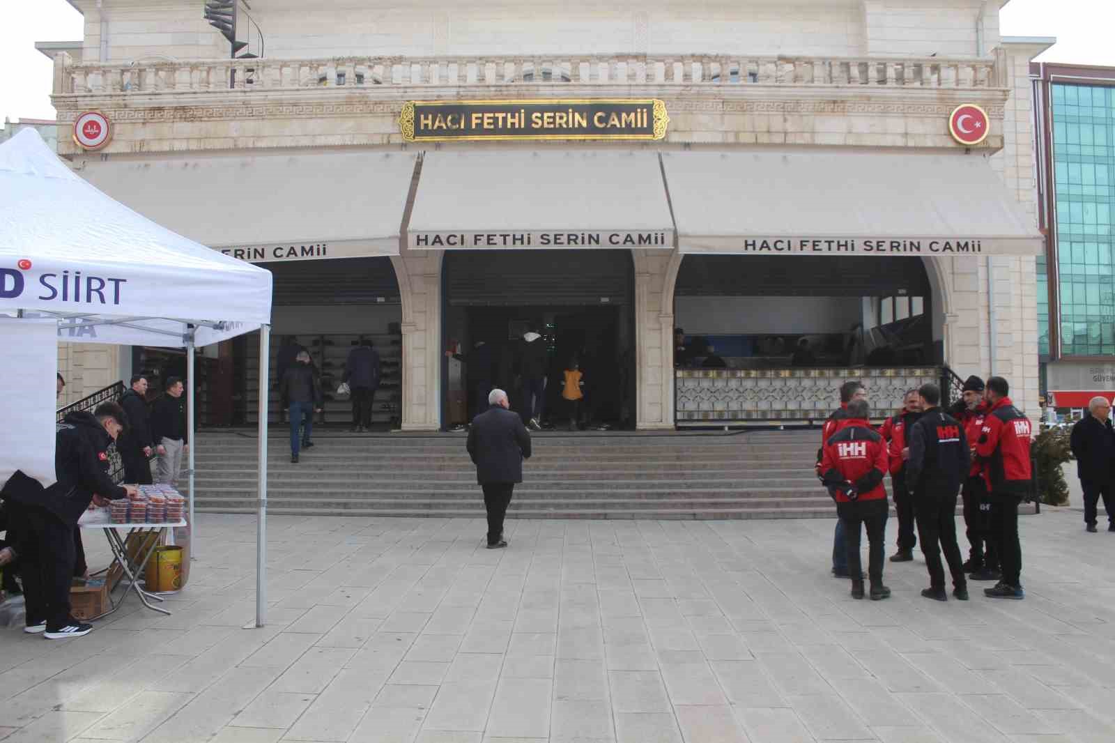 Siirt’te depremde hayatını kaybedenler için mevlit okutuldu
