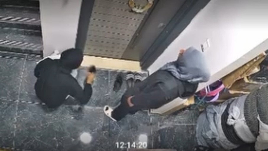 Siirt’te hırsızlık girişiminde bulunan 3 kadın tutuklandı
