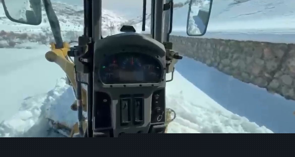 Siirt’te kardan kapanan 120 köy yolunun 105’i açıldı
