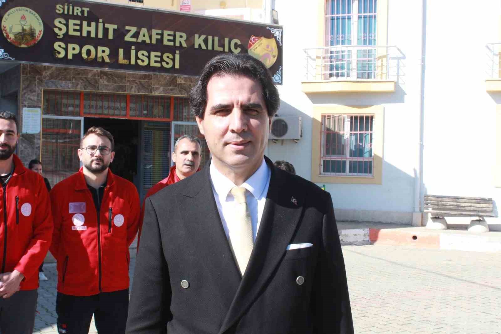 Siirt’te öğrencilerle deprem tatbikatı
