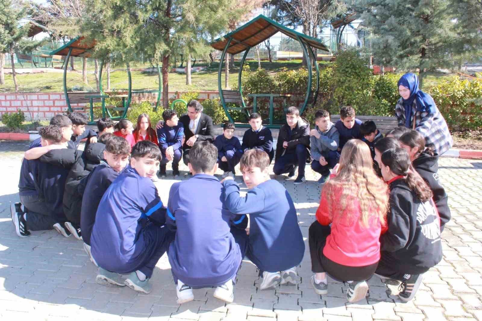 Siirt’te öğrencilerle deprem tatbikatı
