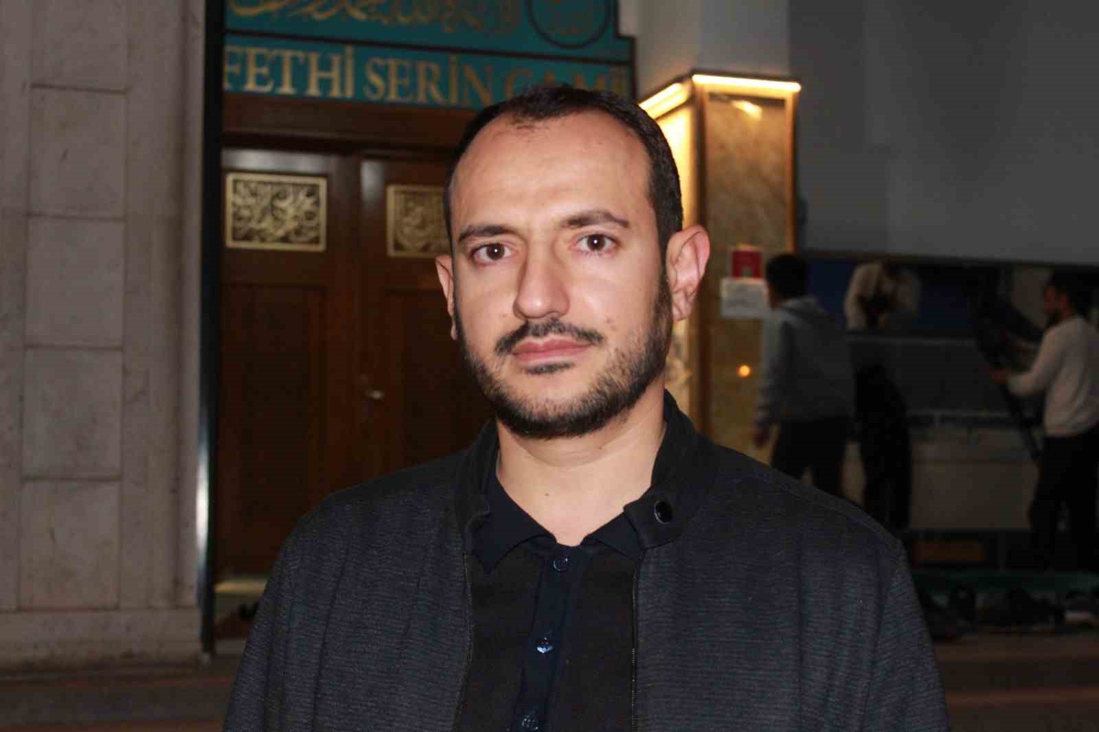 Siirt’te Ramazan ayının ilk teravih namazı kılındı
Siirt’te Ramazan ayının ilk teravih namazı kılındı