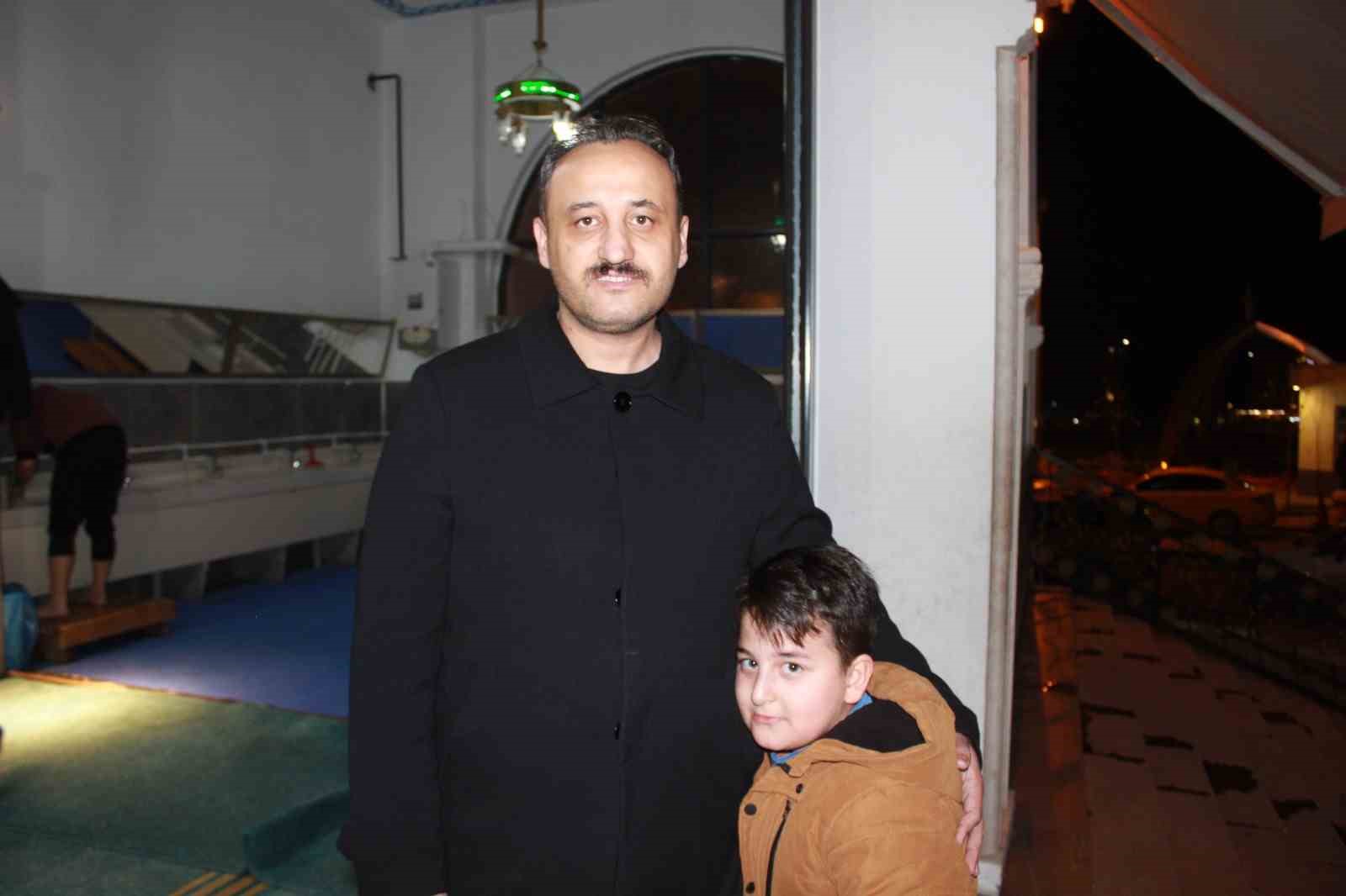 Siirt’te Ramazan ayının ilk teravih namazı kılındı
Siirt’te Ramazan ayının ilk teravih namazı kılındı