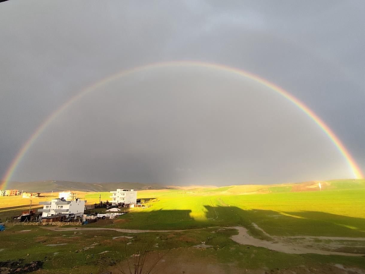 Siirt’te sağanak sonrası oluşan gökkuşağı hayran bıraktı
