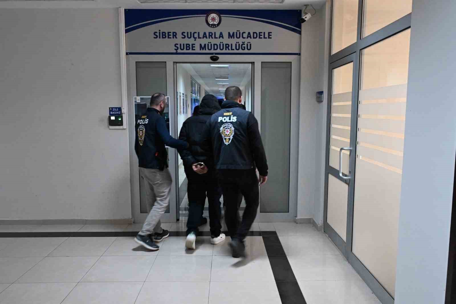 Siirt’te ‘sahte araç satım’ ilanıyla 4 kişiyi dolandıran 2 kişi tutuklandı
