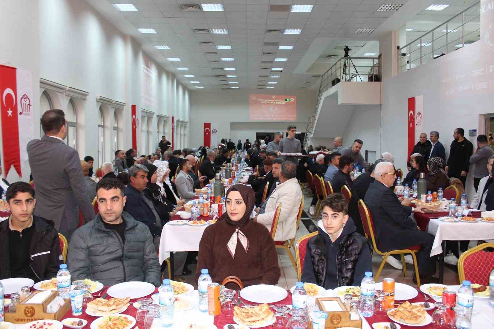 Siirt’te şehit ve gazi aileleri onuruna iftar yemeği verildi
