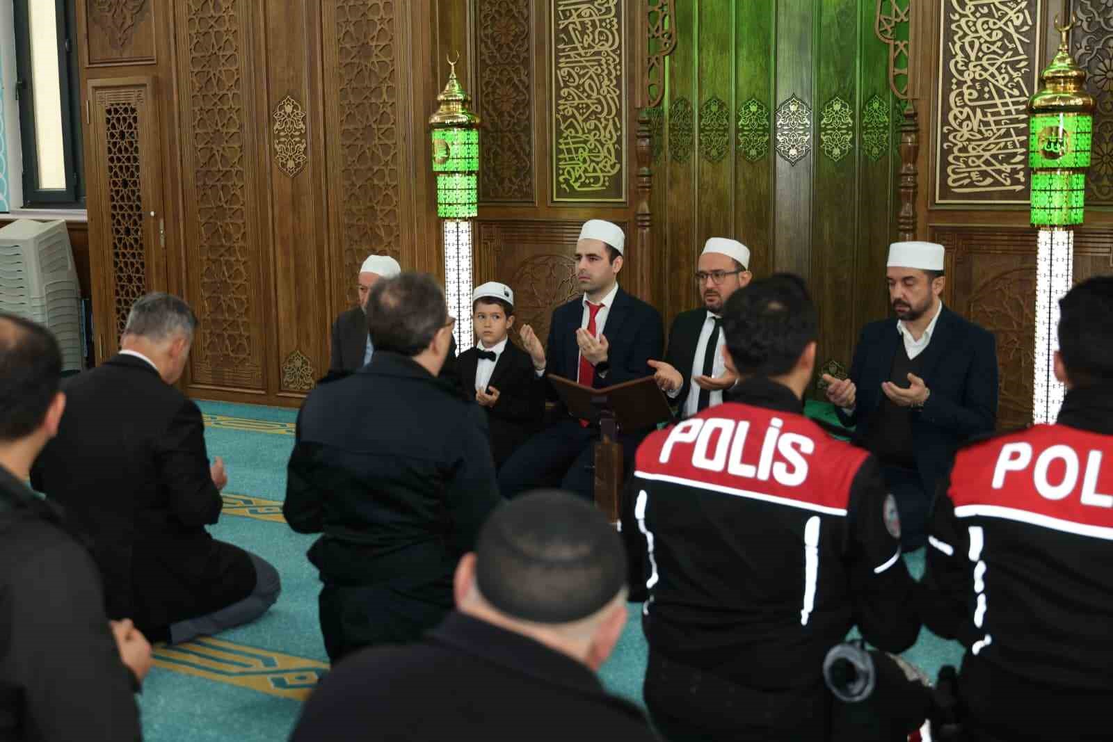 Siirt’te şehitler için mevlit okundu
