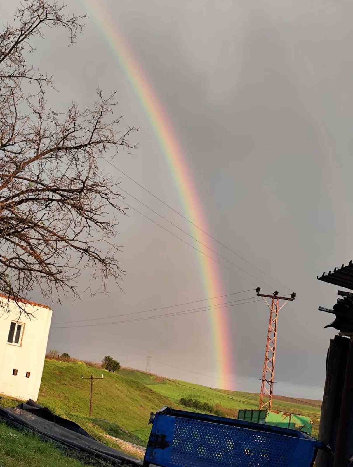 Siirt’te yağmur sonrası oluşan gökkuşağı mest etti
