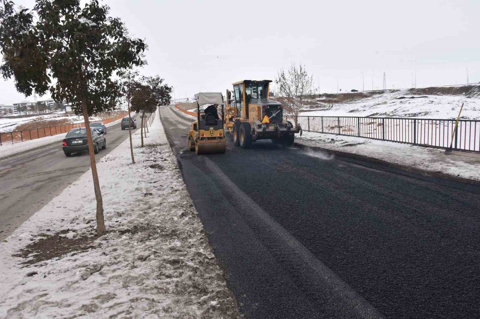 Siirt’te yol ve bakım çalışmaları aralıksız sürüyor
