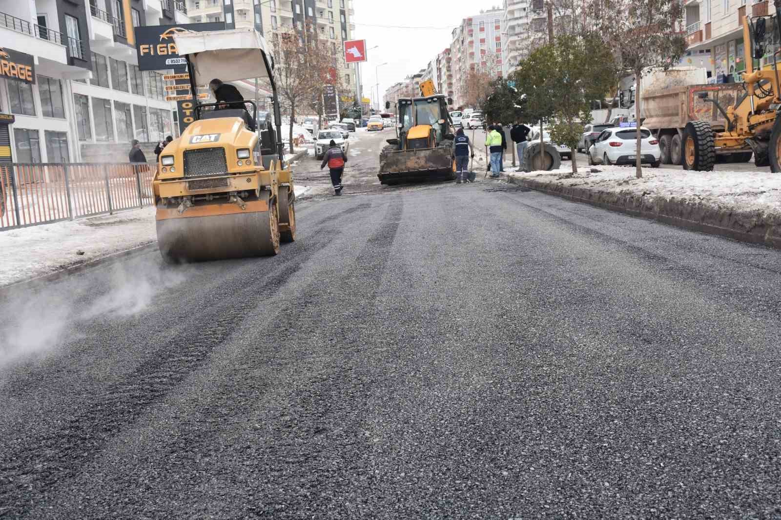 Siirt’te yol ve bakım çalışmaları aralıksız sürüyor
