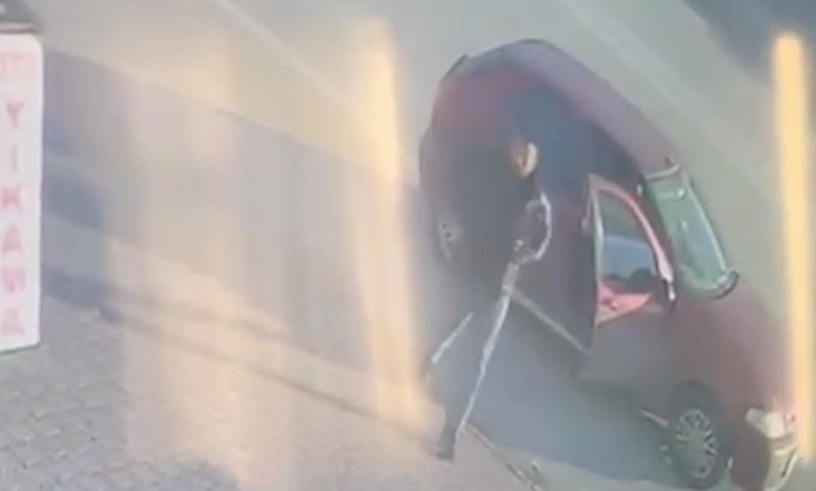 Silahlı kavganın altından kaza ve sosyal medya atışması çıktı
Silahlı kavganın altından kaza ve sosyal medya atışması çıktı