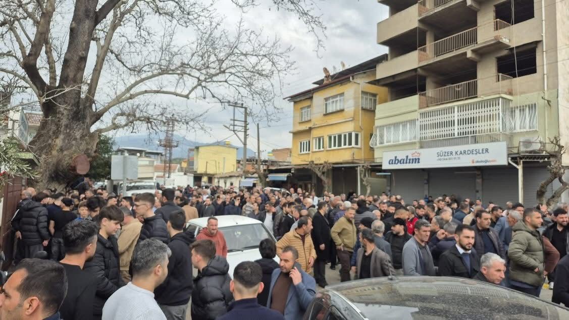 Silahlı saldırı sonucu hayatlarını kaybeden kardeşler son yolculuğuna uğurlandı
