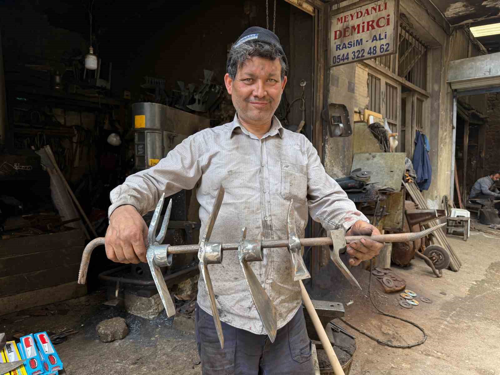 Silifke’de demircilik mesleği yok olmak üzere
Silifke’de demircilik mesleği yok olmak üzere