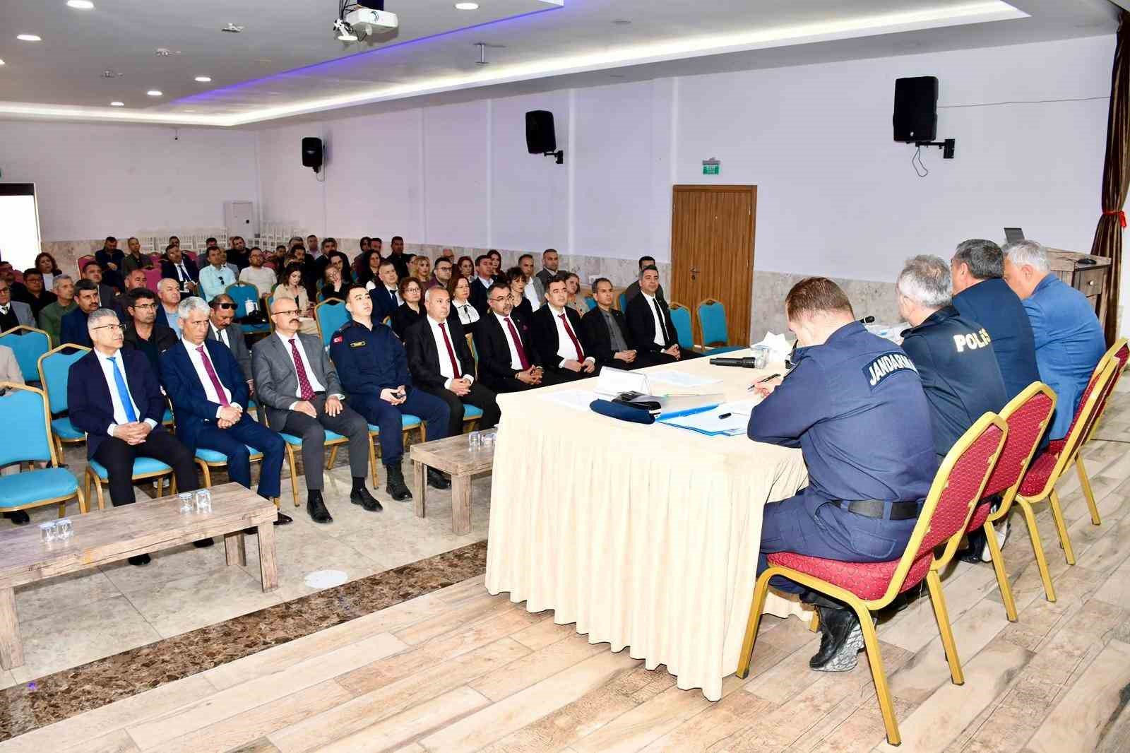 Silifke’de okul güvenliği koordinasyon toplantısı yapıldı
